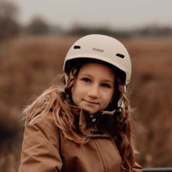 Bicycle helmet with retro look - creme coloured
