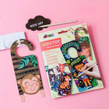 Scratch door hangers - wild animals