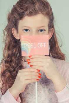 Magical nail polish – Poppy Fields