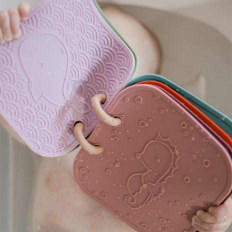 Bath book in retro colours  - 3