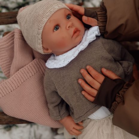 Knitted doll's blanket - rose - 2
