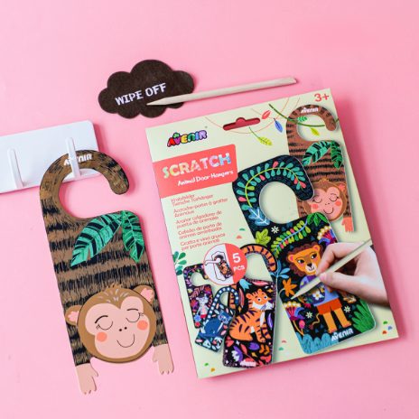 Scratch door hangers - wild animals