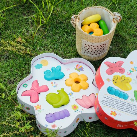 My first crayons - a trip to the garden - 1