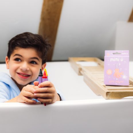 Bath crayons - six pieces